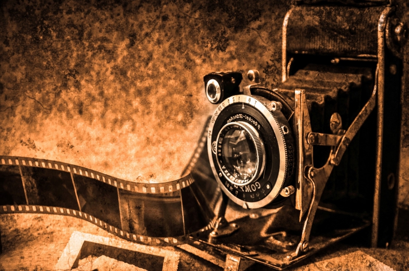 photographe-SIX FOURS LES PLAGES-min_light-wood-night-camera-photography-vintage-1245236-pxhere.com